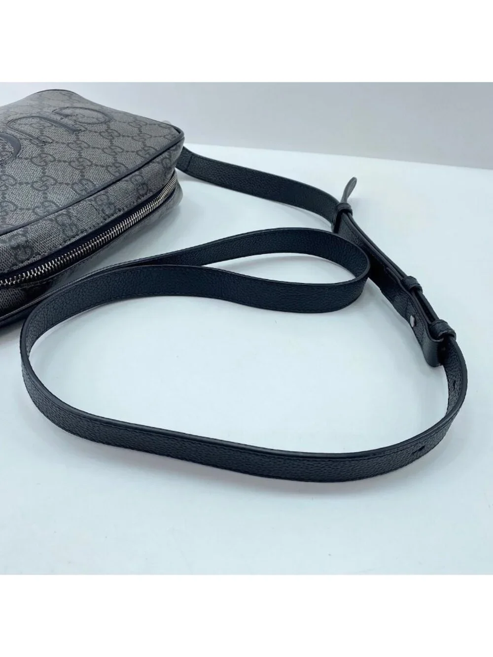 Gucci Shoulder Bag GG Supreme